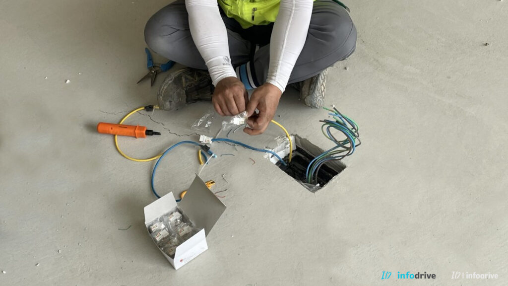 CAT6 랜선 모듈라잭 접속현장
